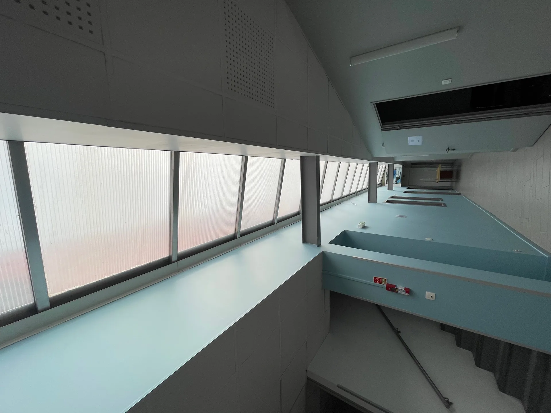 Verrière et circulation intérieure du bâtiment Galilée, Lormont